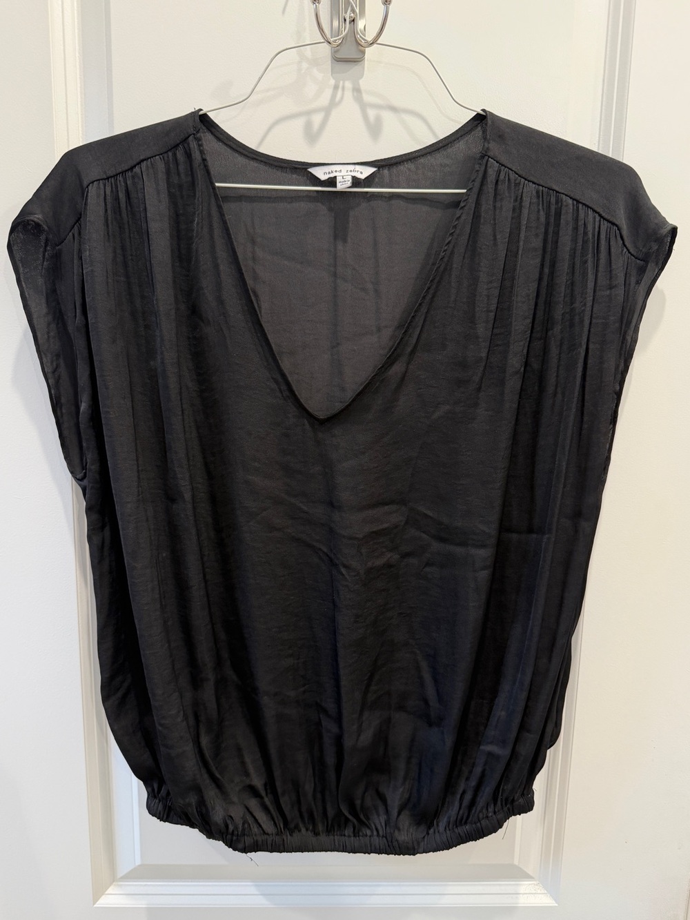 Naked Zebra Black V-Neck Cap Sleeve Blouse